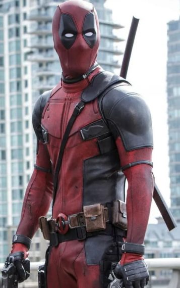 deadpool-cosplay-middle deadpool-cosplay-middle